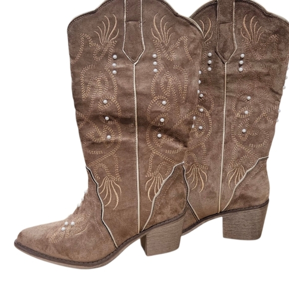 PIERRE DUMAS Faux Suede Tall Heeled Cowboy Boots. Taupe Brown/pearl Accents. 7.5 - Picture 1 of 16